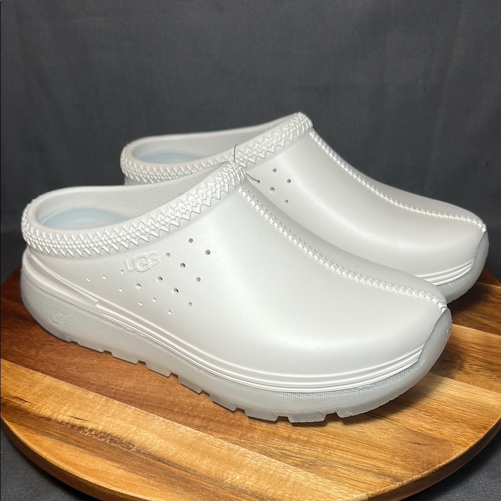 UGG Tasman Sport Slippers Unisex Shoes White Men’s Sz 8 Women’s Sz 9.5